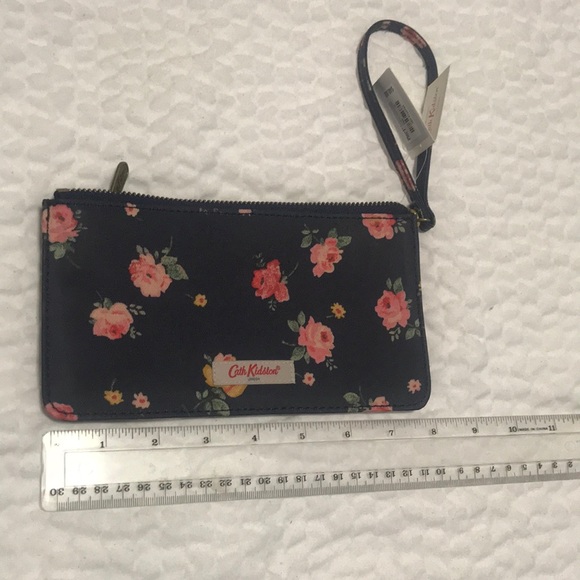 Wallet/wristlet - Picture 1 of 4
